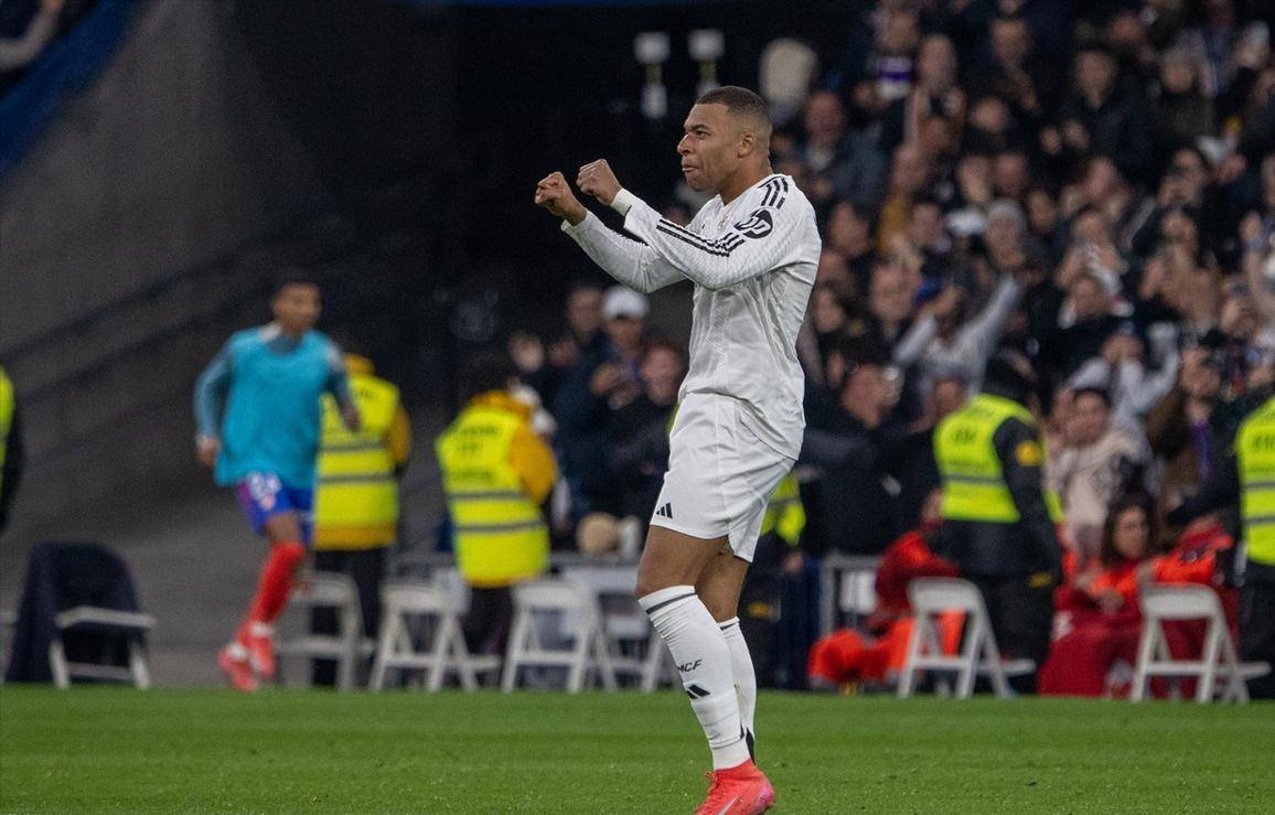 开云-姆巴佩迎来十五赛季出色发挥，曼联观众热烈欢呼！-开云