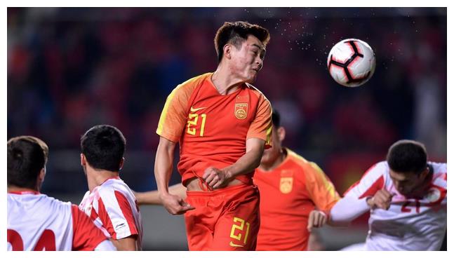 开云体育-日本队前途光明!,西亚卡姆新星出色防守表现突出上演精彩一战-开云体育